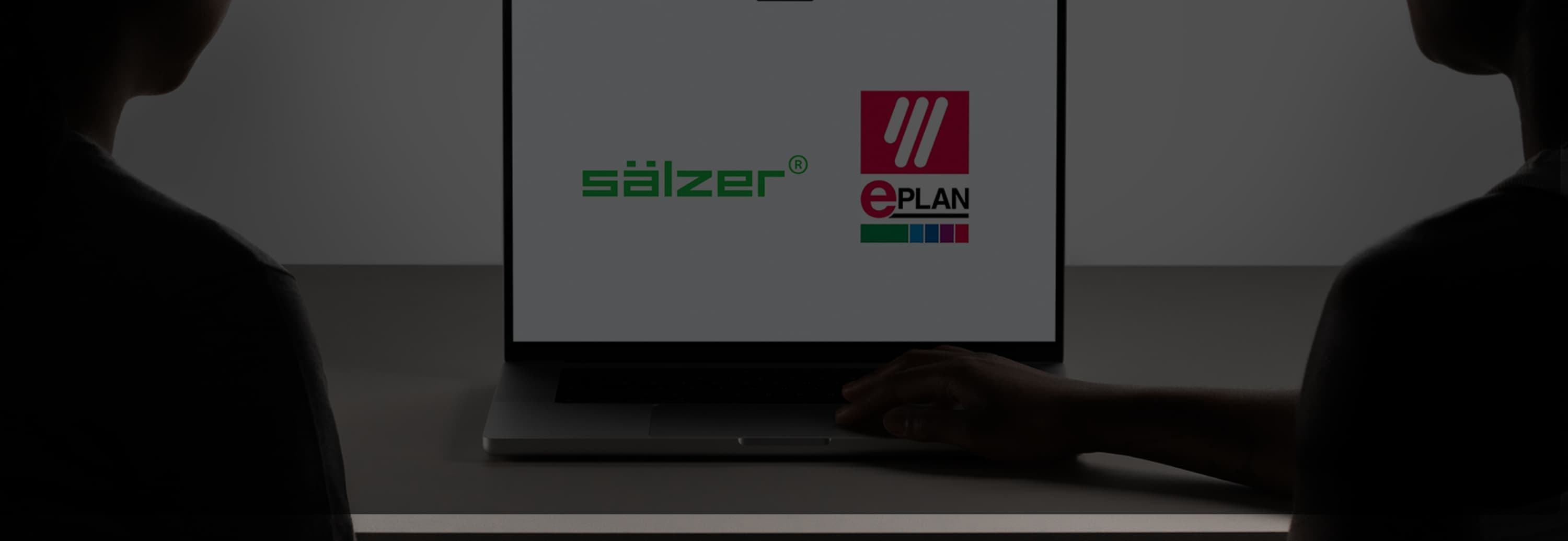 Ein Bildschirm mit den Logos von Sälzer und dem EPLAN.